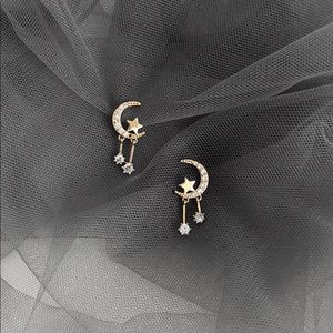 1 Pair - Silver Needle - Moon & Star - One Size